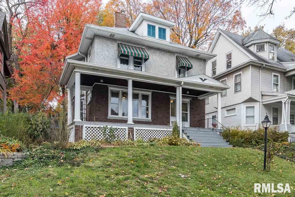 1704 Davenport Ave, Davenport, IA 52803 - photo 1