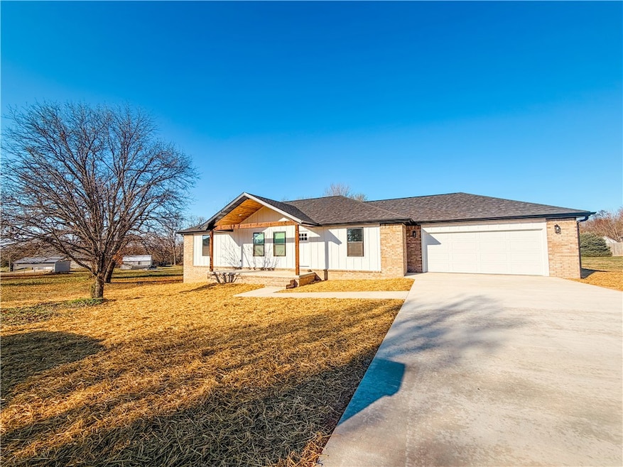 216 Casey Ln, Berryville, AR 72616 - photo 1