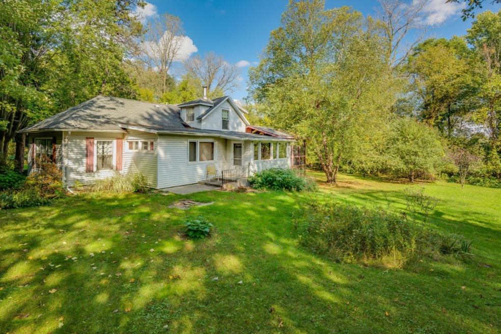 001-6-Situated on 6 Private Acres