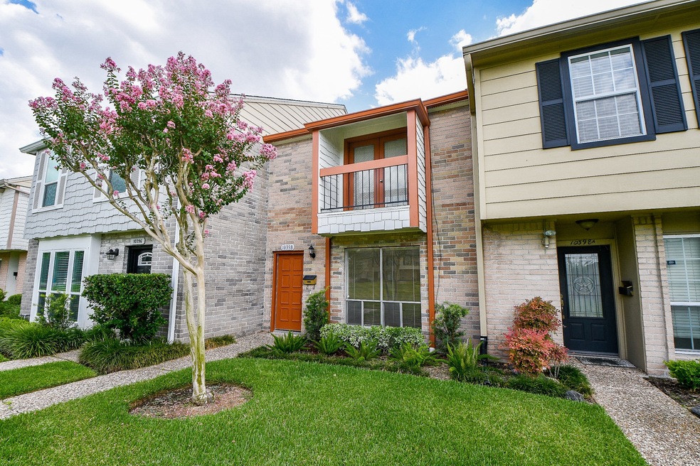 10398 Briar Forest Dr unit 33, Houston, TX 77042 - photo 1
