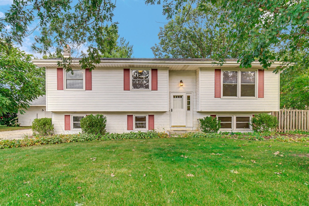 10447 N 477 E, de Motte, IN 46310 - photo 1