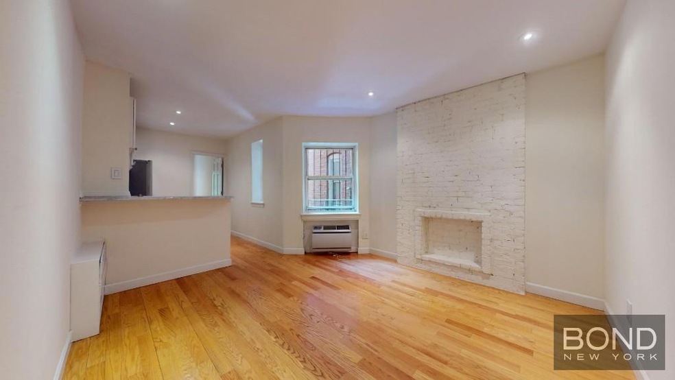 118 E 92nd St unit 1 D, New York, NY 10128 - photo 1