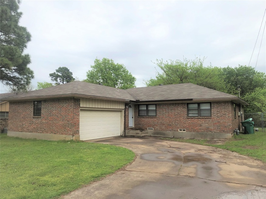 1915 Leslie St, Denton, TX 76205 - photo 1