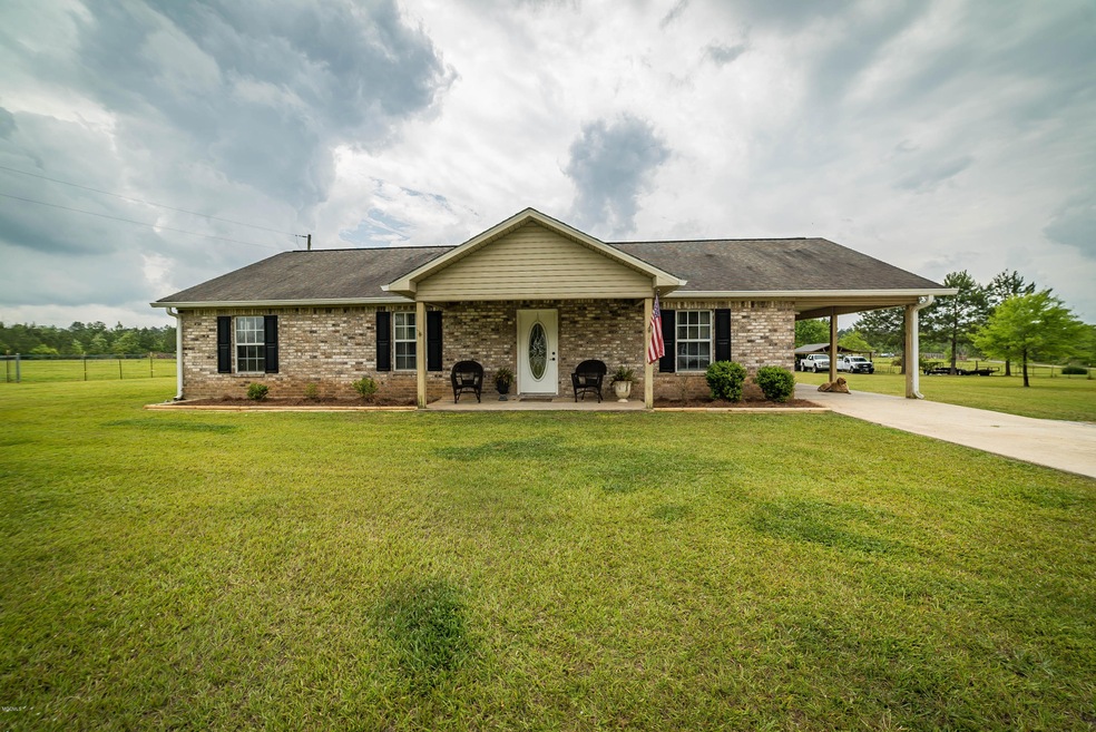 538 W Mchenry Rd, Mc Henry, MS 39561 - photo 1
