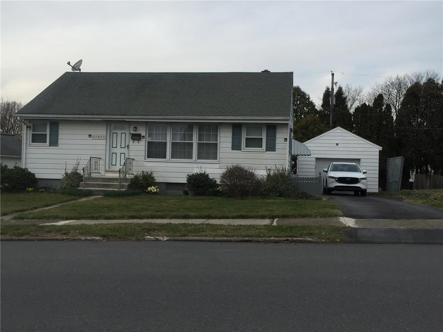 1552 Greenview Dr, Bethlehem, PA 18018 - photo 1