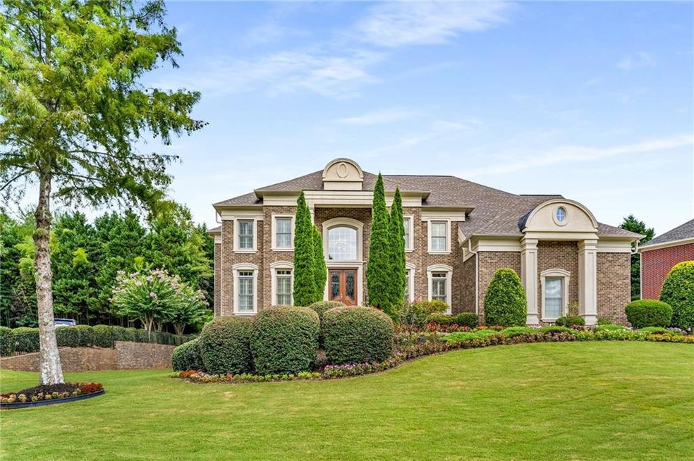 View of front of home featuring a front lawn