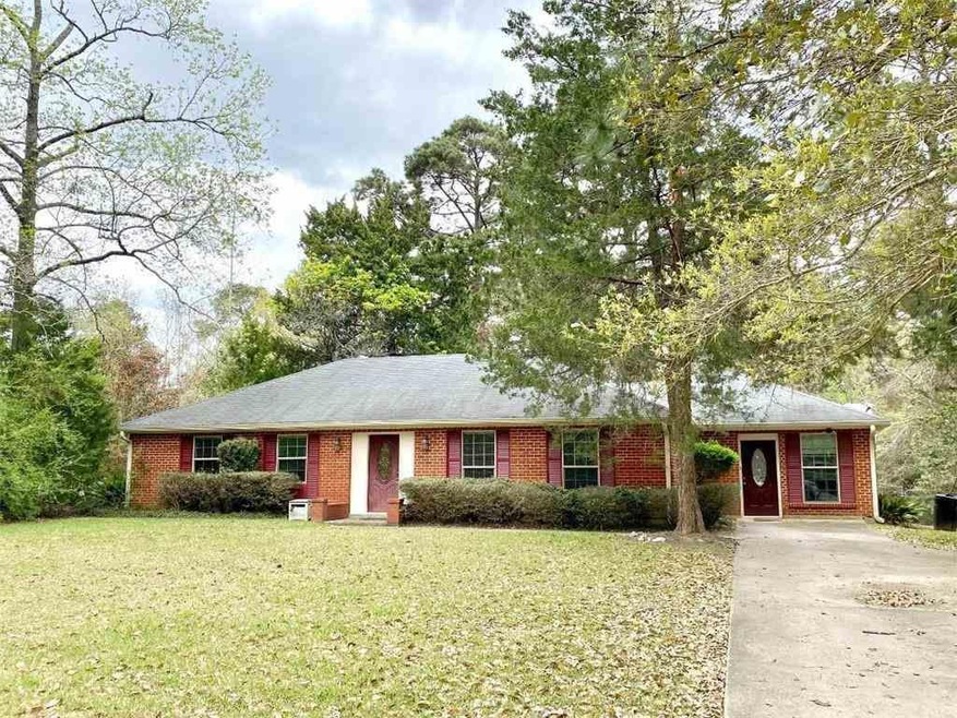 105 Lake Dr, Pineville, LA 71360 - photo 1