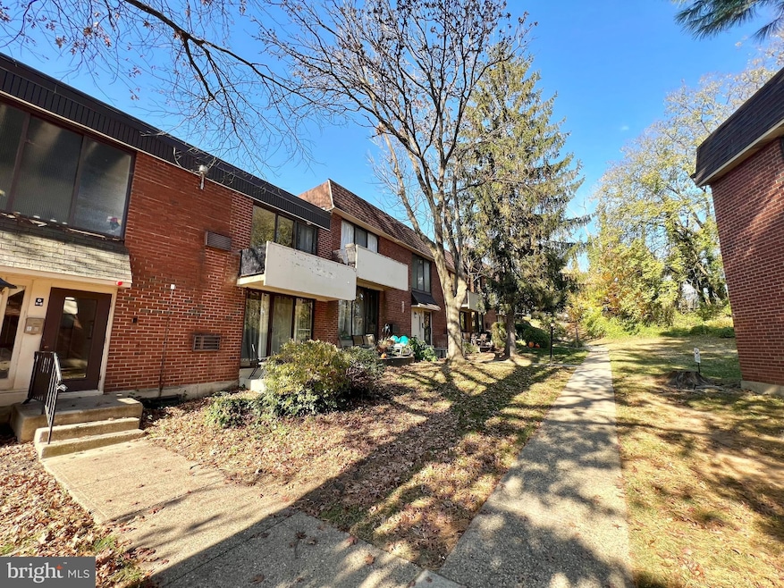 100 E Glenolden Ave unit B15, Glenolden, PA 19036 - photo 1