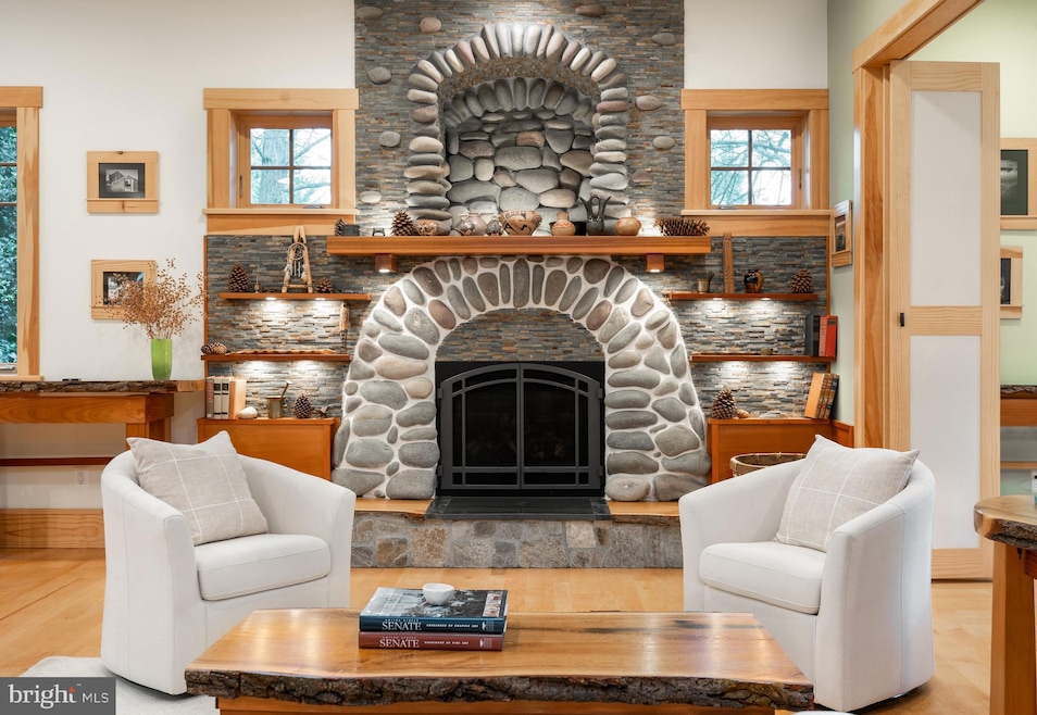 2136 Powhatan St, Falls Church, VA 22043 - photo 1