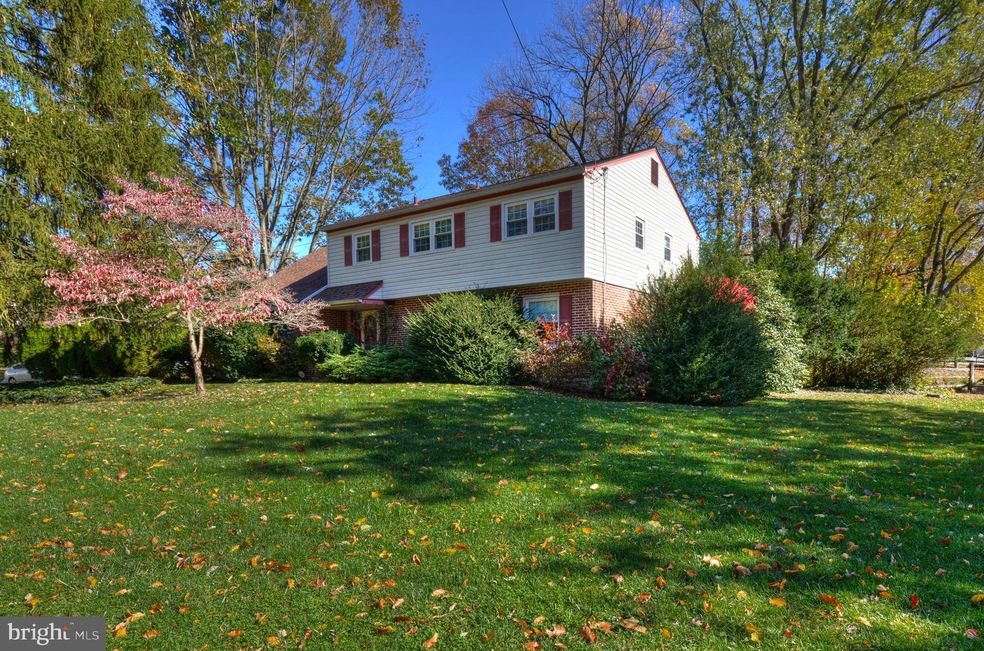 12 Berkshire Dr, Wallingford, PA 19086 - photo 1