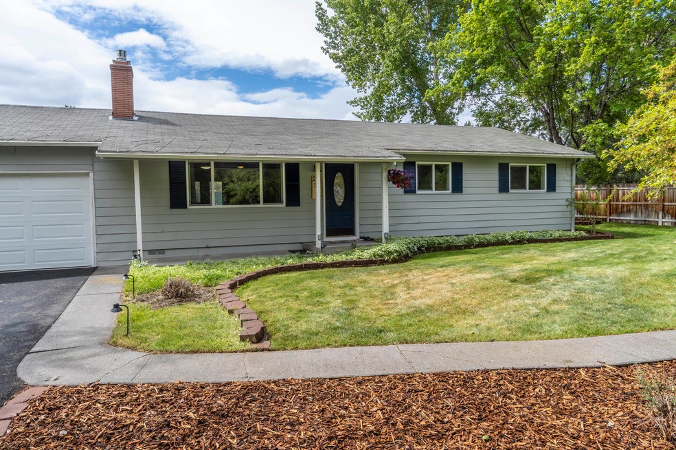 2580 SW Wickiup Av_0103 copy