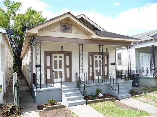 8620 Apricot St, New Orleans, LA 70118 - photo 1