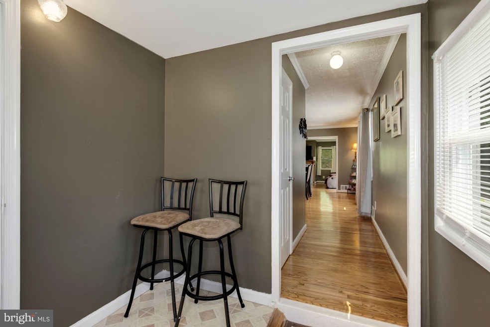 12209 Valleywood Dr, Silver Spring, MD 20902 - photo 1