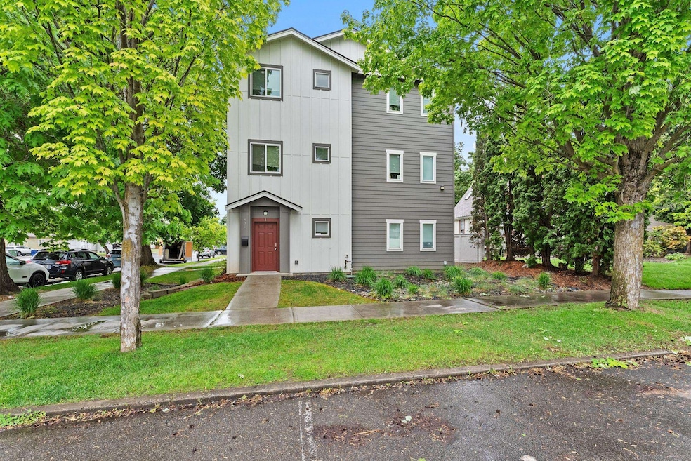 930 E Sharp Ave, Spokane, WA 99202 - photo 1