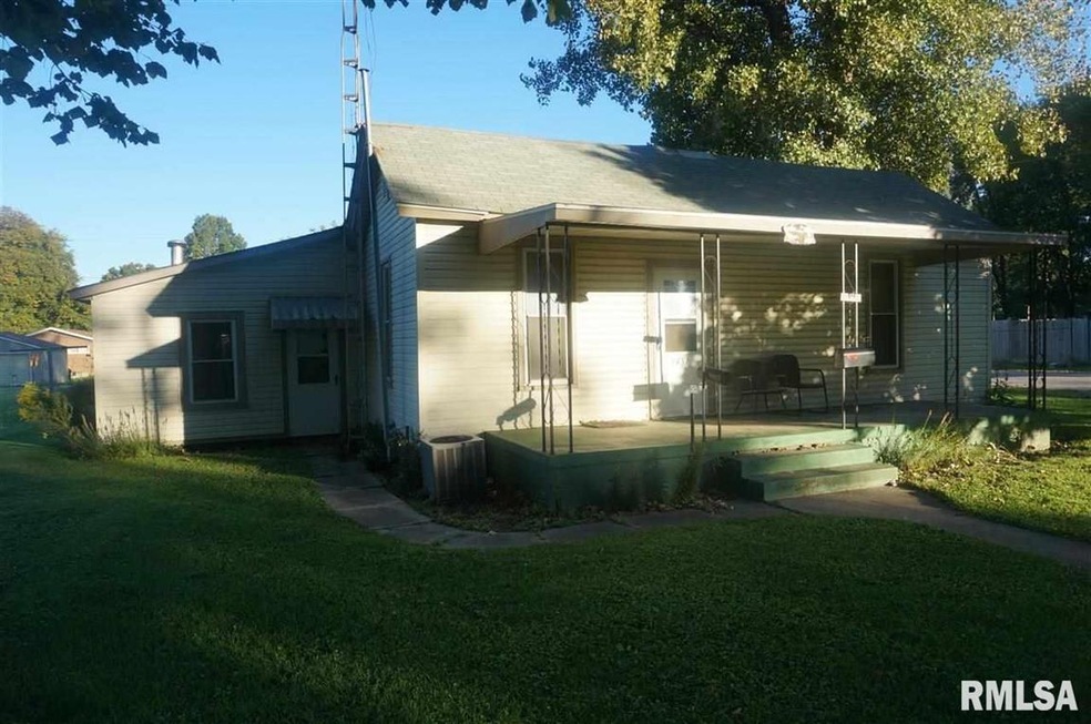 1431 N Kankakee St, Lincoln, IL 62656 - photo 1