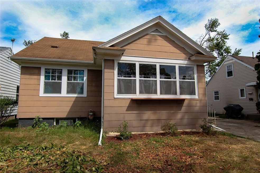 2904 Soutter Ave SE, Cedar Rapids, IA 52403 - photo 1