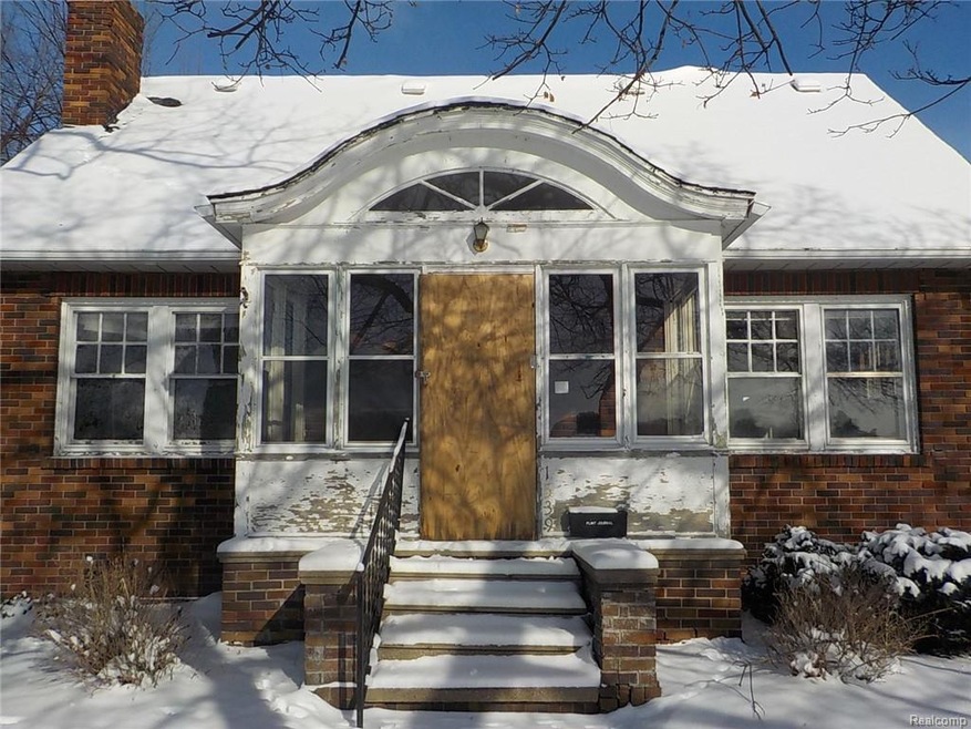 1539 Kearsley Park Blvd, Flint, MI 48506 - photo 1