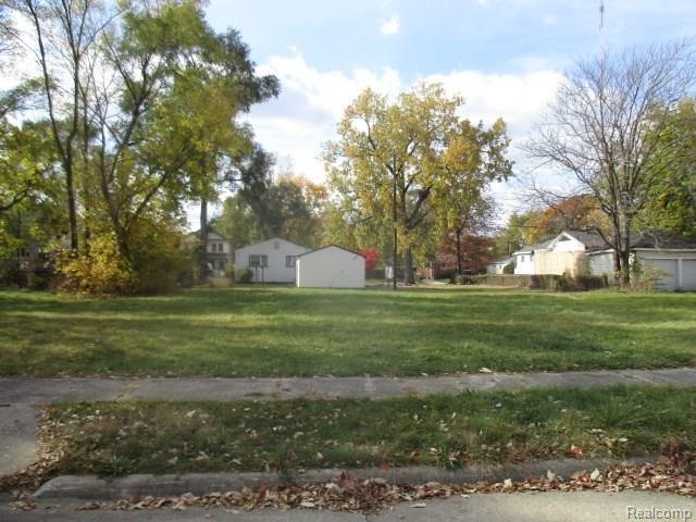 21325 Parkside Blvd, Ferndale, MI 48220 - photo 1