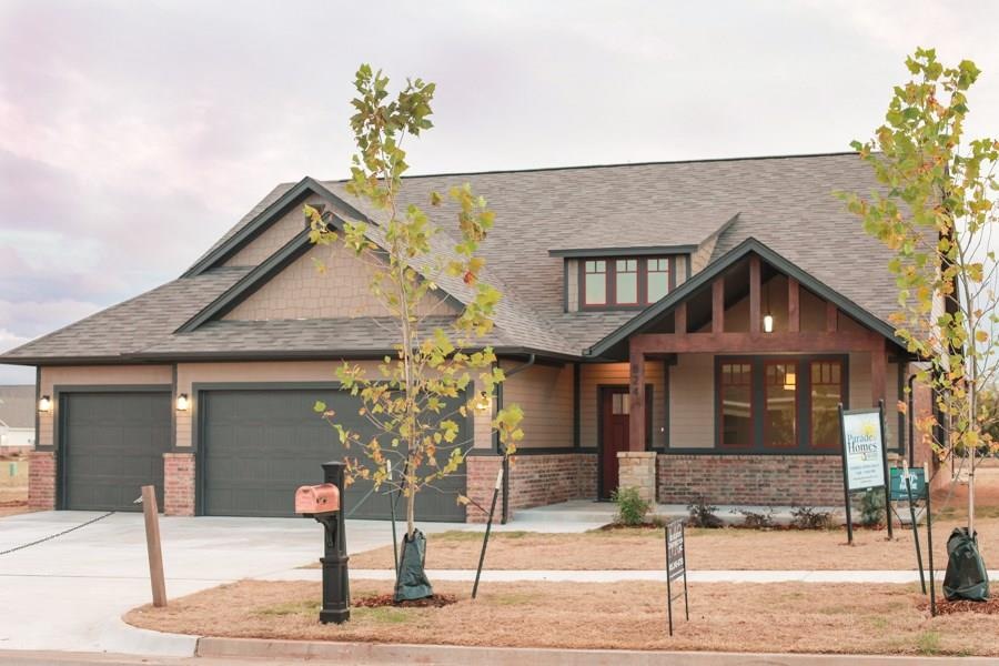 824 NE 21st St, Moore, OK 73160 - photo 1