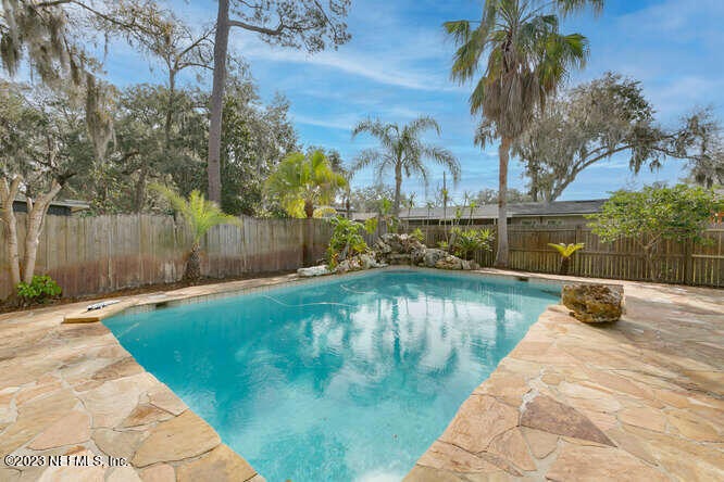 Tropical paradise awaits!