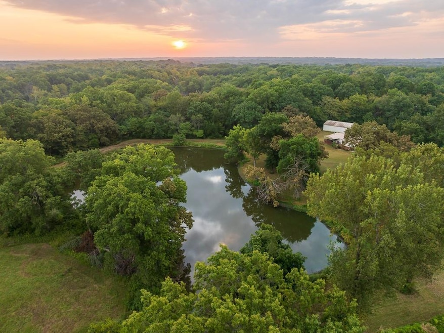 466 NW 391 Rd, Clinton, MO 64735 - photo 1