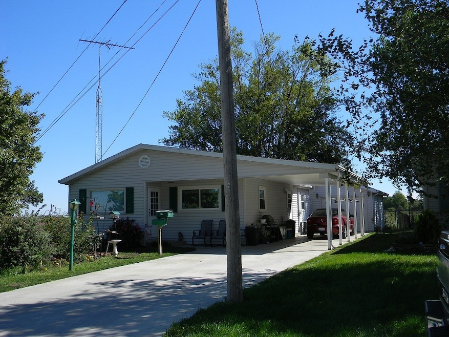 1212 N 28th St, Mattoon, IL 61938 - photo 1