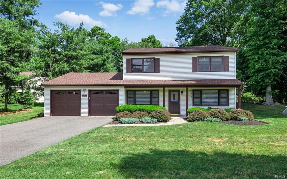 505 Ilona Ln, Valley Cottage, NY 10989 - photo 1