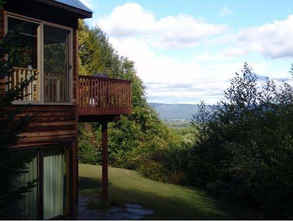61 Pine Ridge Dr, Putney, VT 05346 - photo 1