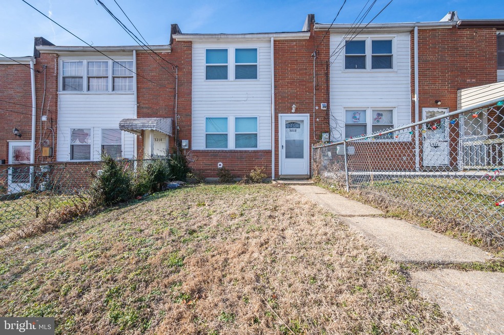 3212 Tartarian Ct, Halethorpe, MD 21227 - photo 1