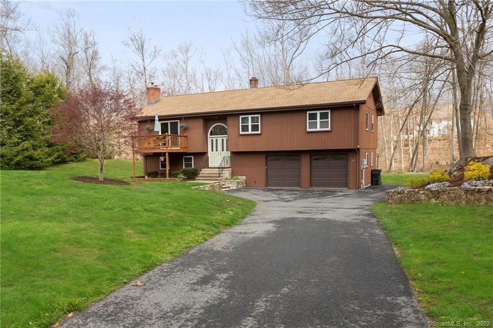 121 Lantern Park Ln N, Southbury, CT 06488 - photo 1