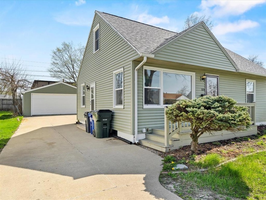 3231 Vine Ave SE, Cedar Rapids, IA 52403 - photo 1