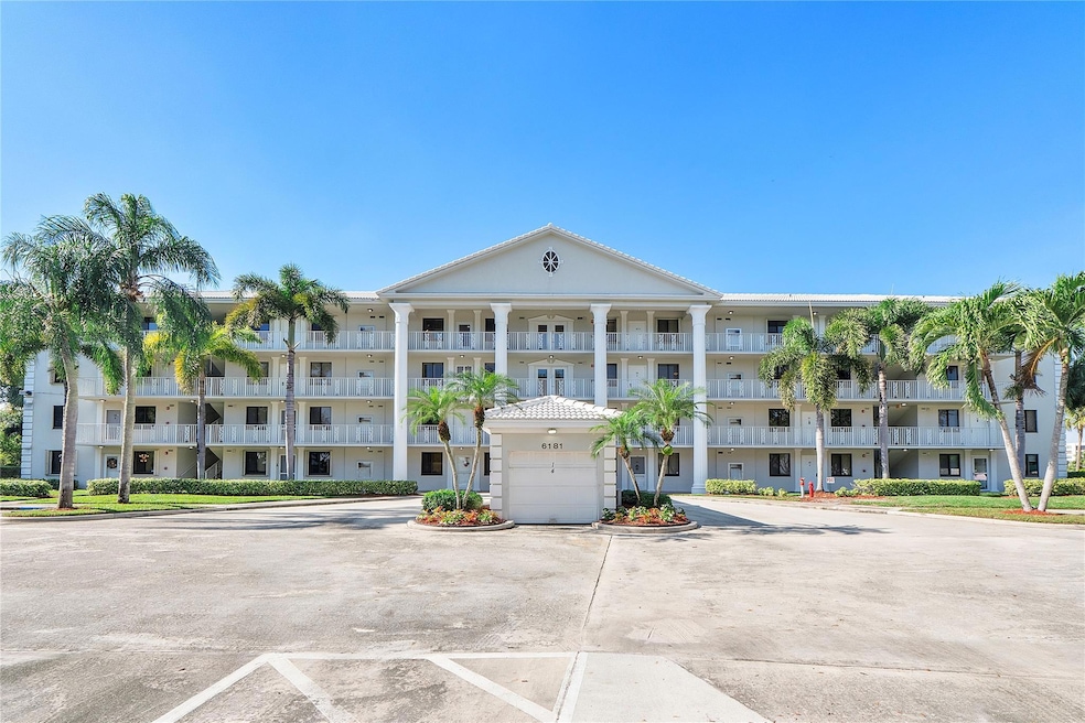 6181 Balboa Cir unit 403, Boca Raton, FL 33433 - photo 1