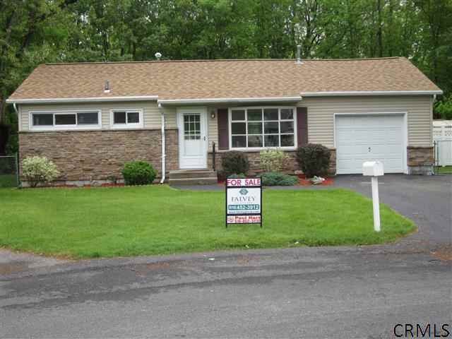 11 Quaker Dr, Schenectady, NY 12309 - photo 1