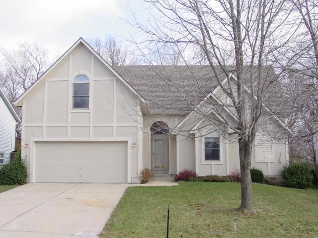 6113 Rosehill Rd, Shawnee, KS 66216 - photo 1