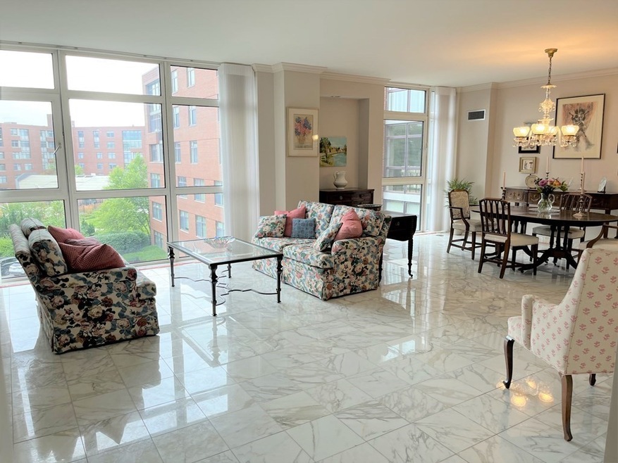 Sold $1,095,000 • Co-Listing Agent