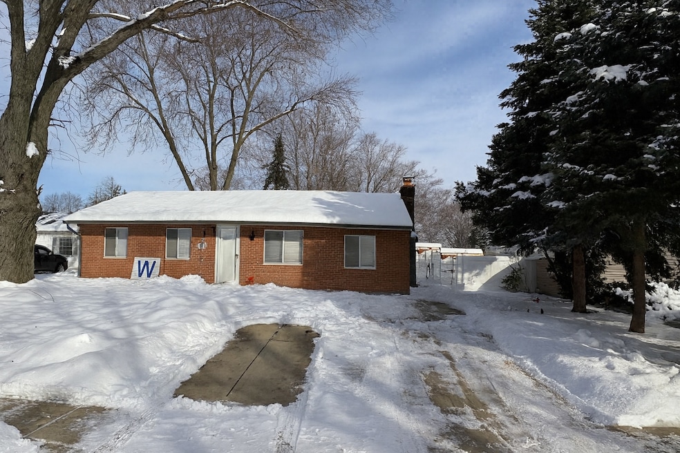 unlisted-address, Bolingbrook, IL 60440 - photo 1