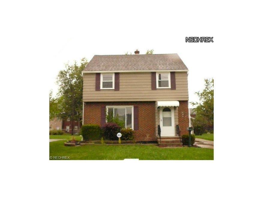 3 BEDROOM BRICK/ALUMINUM COLONIAL. NEWER ROOF & WI