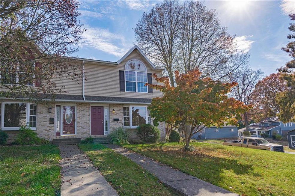 658 Furnace St, Emmaus, PA 18049 - photo 1