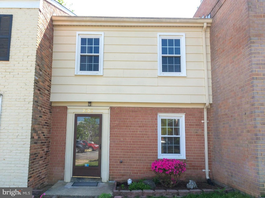 2920 Williamsburg Ct, Woodbridge, VA 22191 - photo 1