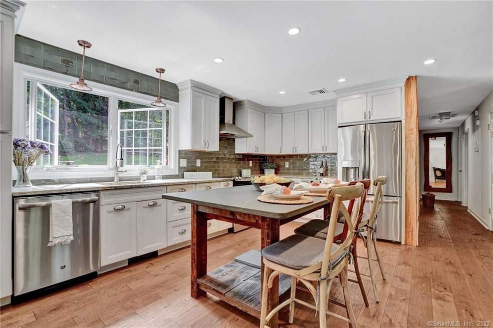 42 Knollwood Dr, Ridgefield, CT 06877 - photo 1