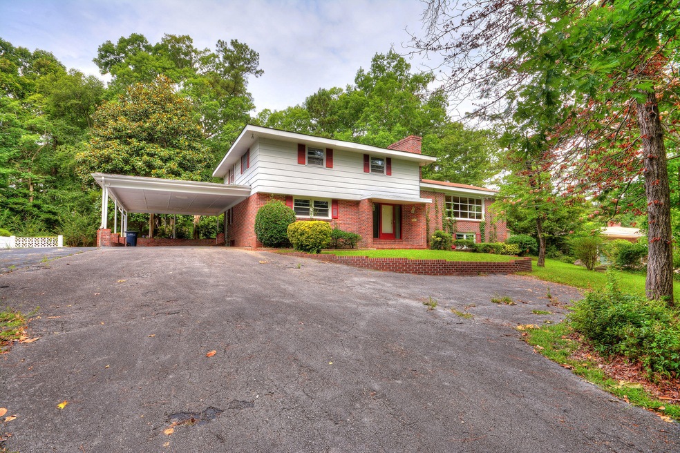 312 Country Club Dr, Jacksonville, NC 28546 - photo 1