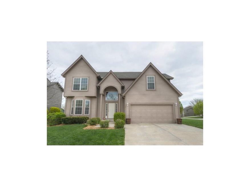 Fantastic 2 story home sits in cul-de-sac & corner