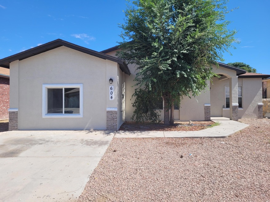604 Villa Victoria Dr, El Paso, TX 79928 - photo 1