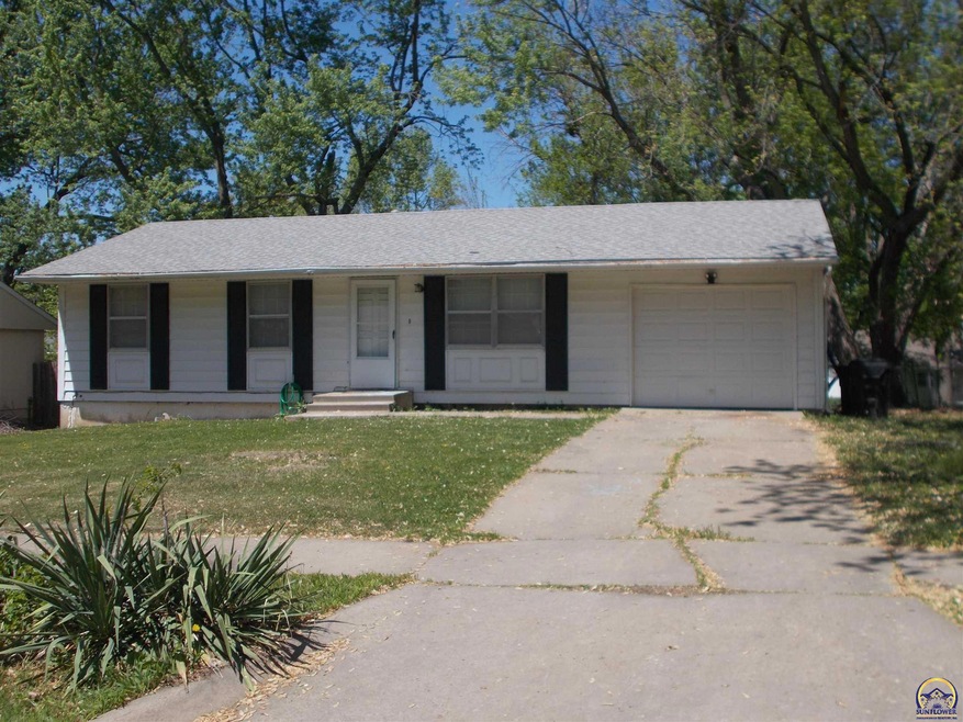 5112 SW 32nd Terrace, Topeka, KS 66614 - photo 1