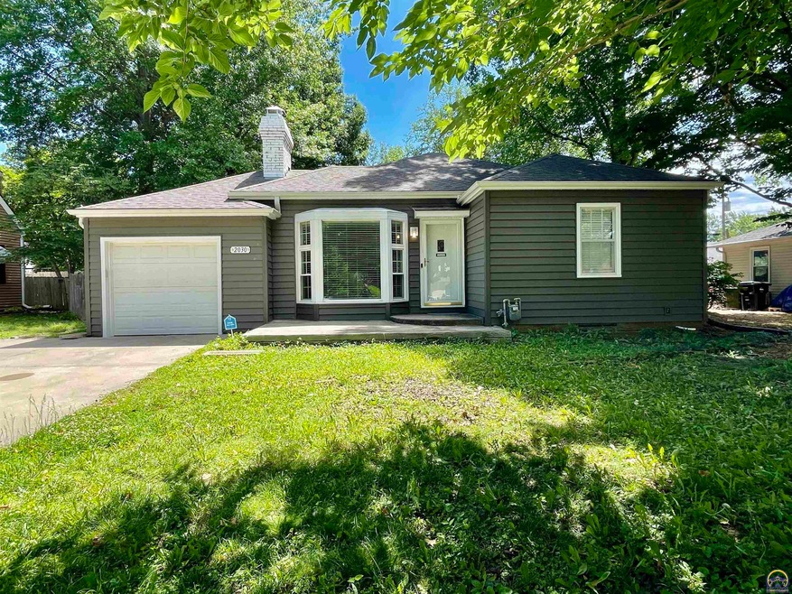2030 SW Collins Ave, Topeka, KS 66604 - photo 1