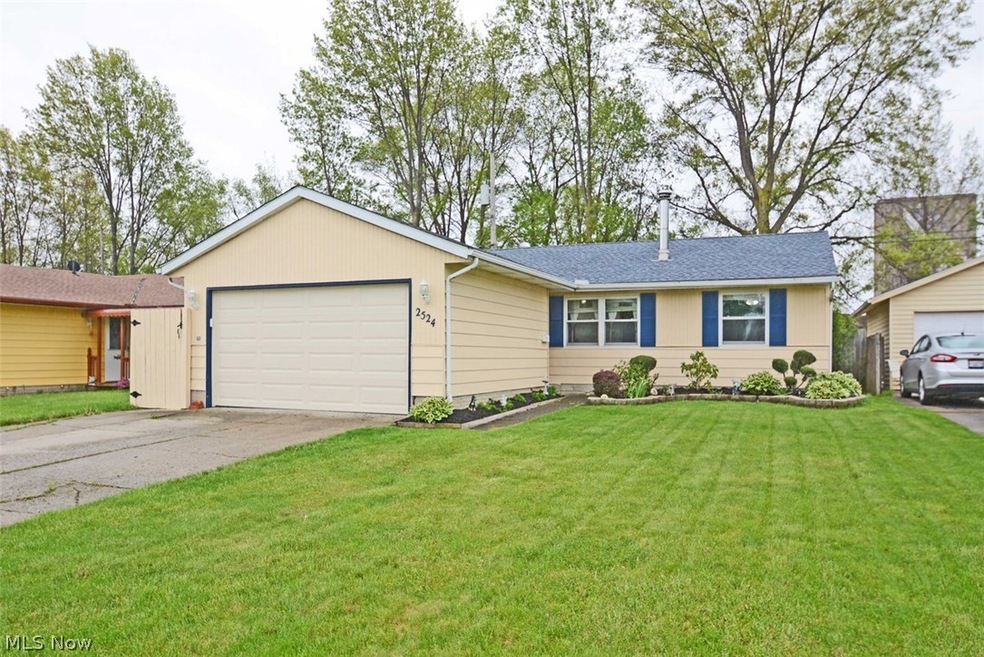 2524 Packard Dr, Lorain, OH 44055 - photo 1