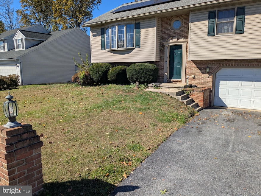 1125 Ashbourne Dr, Reading, PA 19605 - photo 1