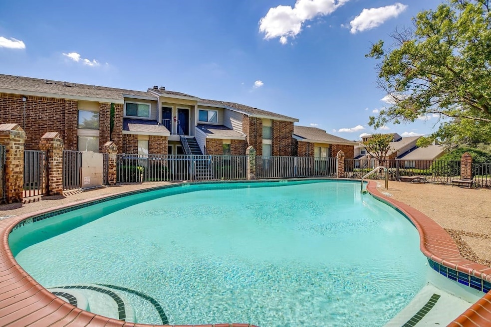 1000 River Bend Dr unit A2-0302, Lancaster, TX 75146 - photo 1