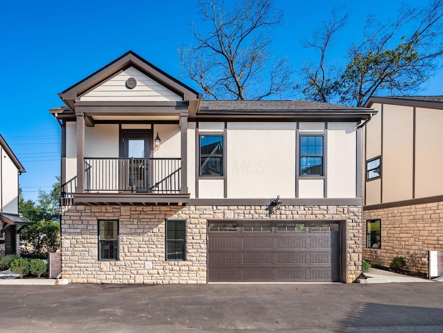 001_ 2015 102 W 5th Ave 071-2