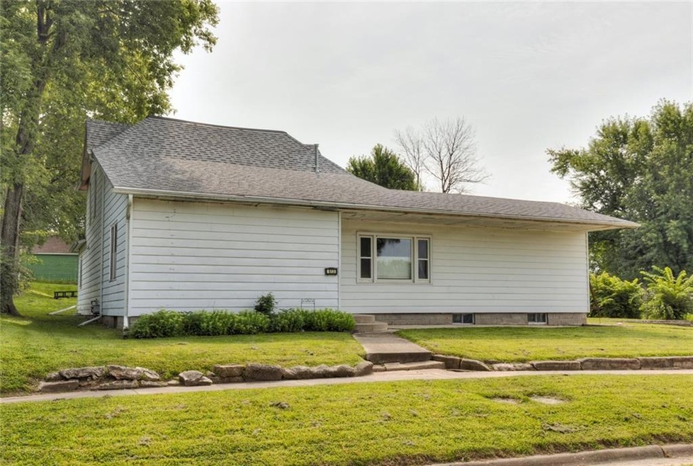 613 Baldwin St, Maxwell, IA 50161 - photo 1